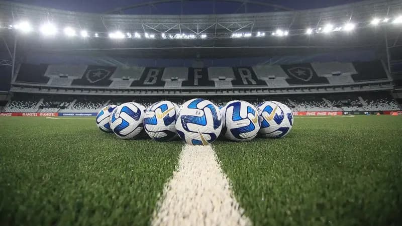 Jogadores fazem campanha nas redes sociais contra gramados sintéticos