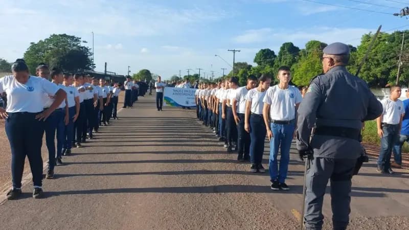 Descubra: SP expande escolas cívico-militares!