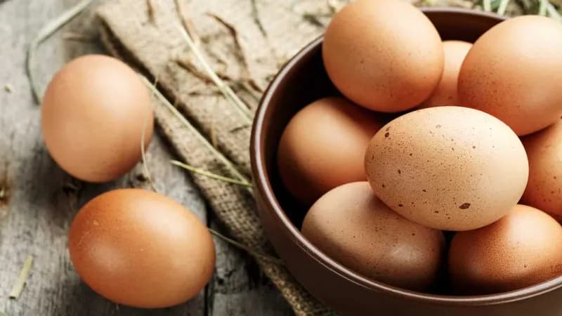 Inflação Arrefecendo? BC Indica Moderação em Preços de Ovos e Carnes