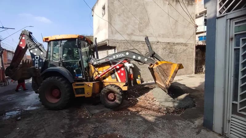Prefeitura finaliza obra em sistema de drenagem na Vila Any