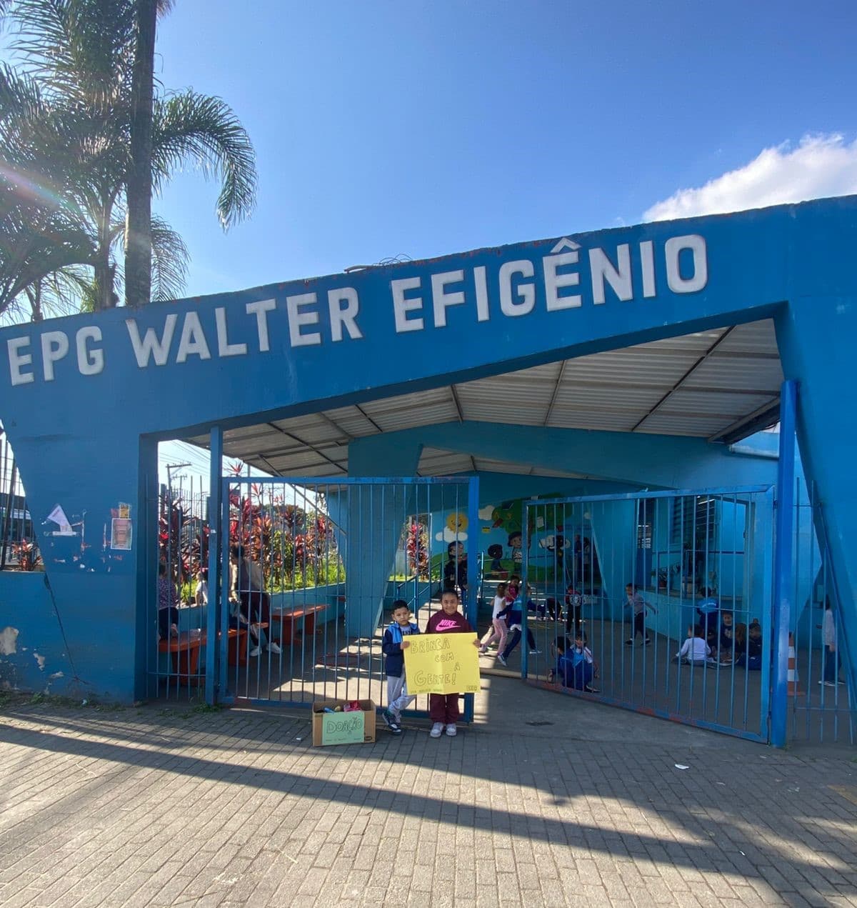 Alunos da EPG Walter Efigênio convidam adultos para brincar e celebram a alegria