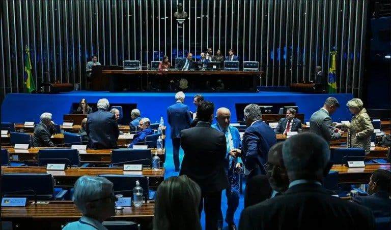 Senado aprova projeto que torna homicídio em escola crime hediondo