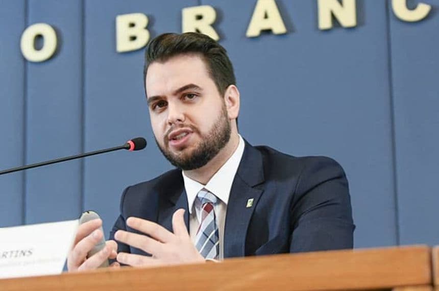 Advogados denunciam Moraes à OAB por cerceamento de defesa no STF