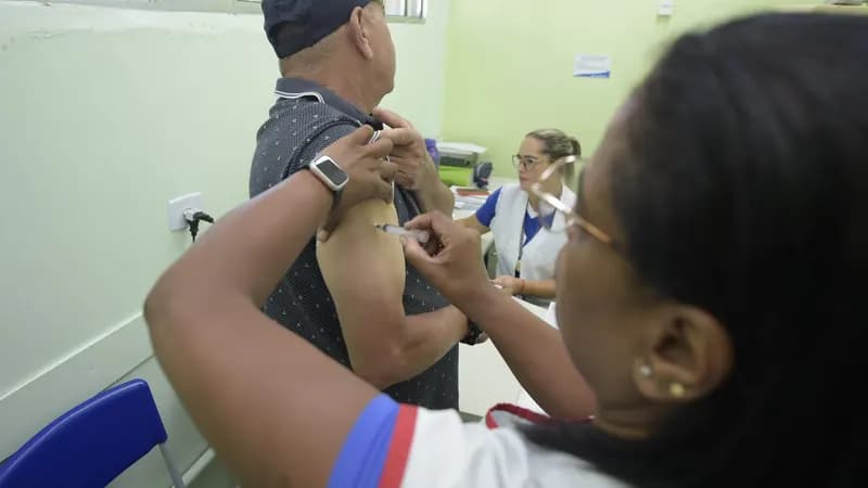 Saúde Toda Hora abre três UBS no sábado e reforça vacinação e testagem rápida para hepatites B e C