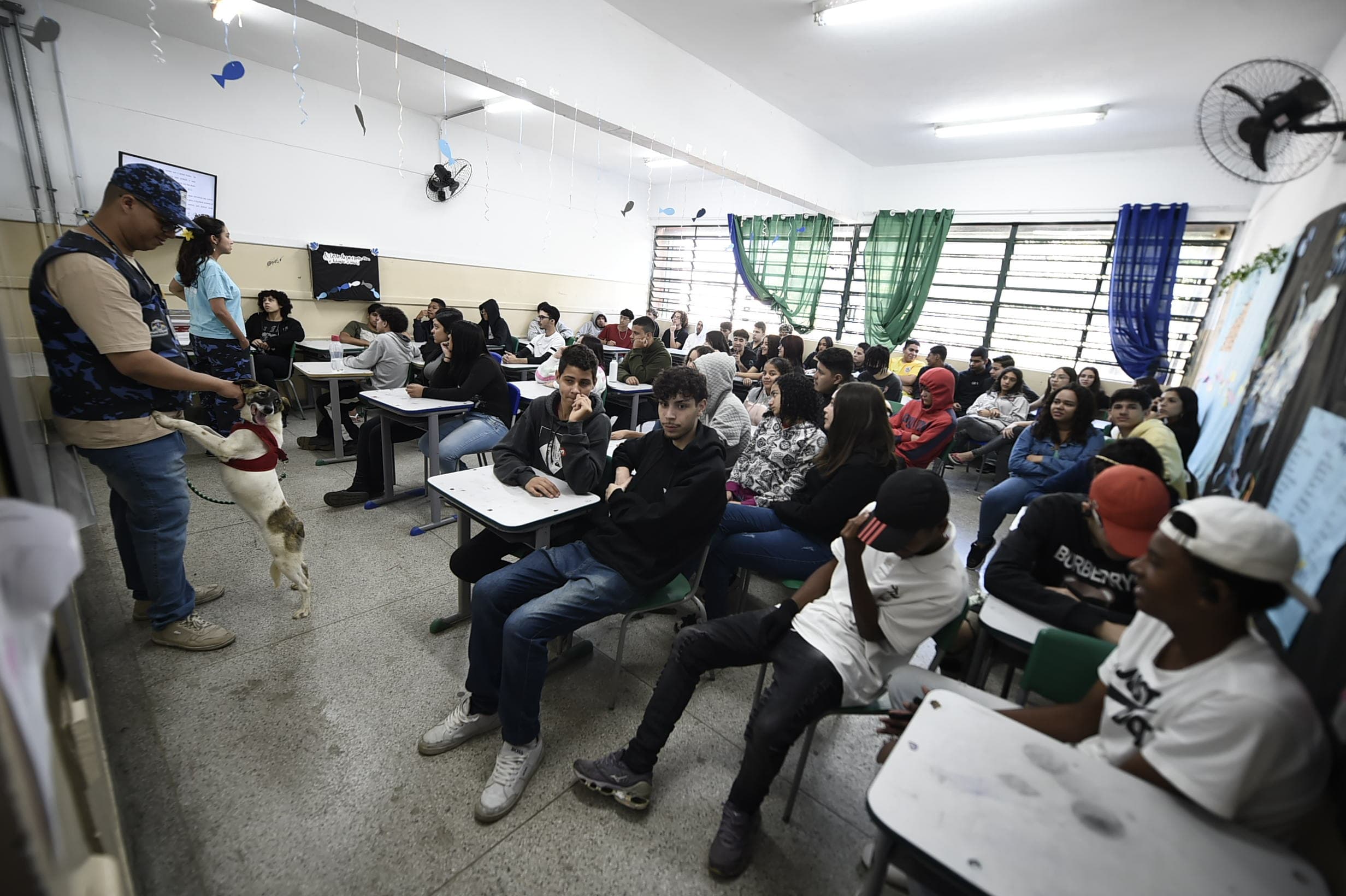 Prefeitura leva projeto Juventude na Escola para alunos da Cidade Seródio