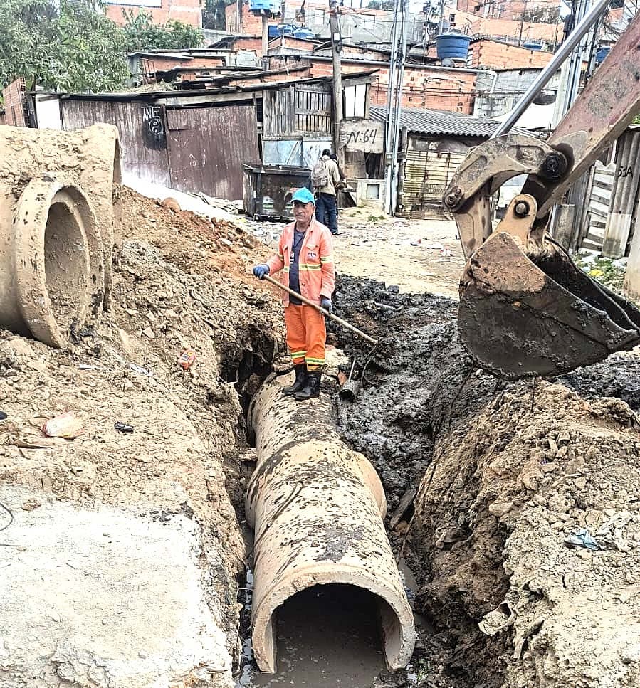 Prefeitura moderniza sistema de drenagem em rua do Sítio São Francisco
