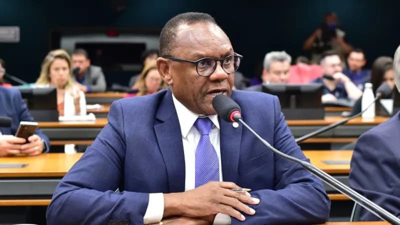 Comissão aprova isenção do pagamento de anuidade a conselhos para profissionais com doenças graves