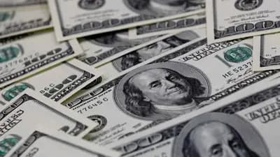 Dólar fecha o último pregão cotado a R$ 5,07