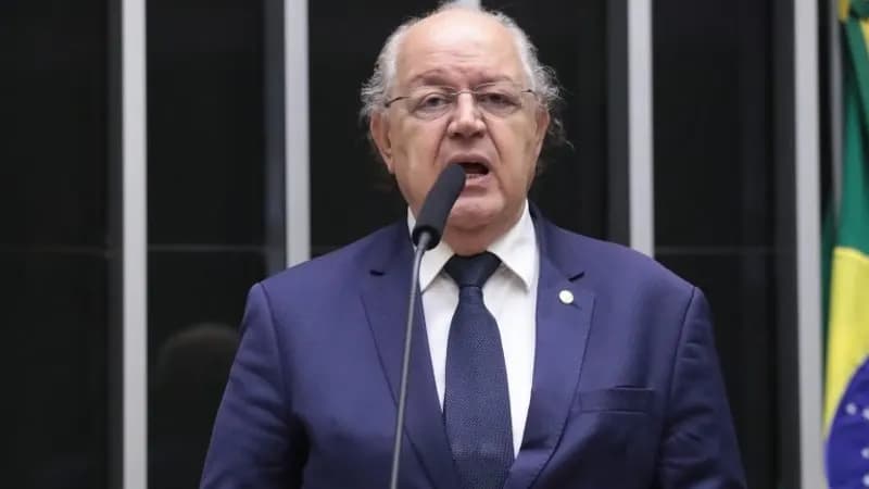 Comissão aprova projeto que permite a pequenas empresas cederem créditos a receber da administração pública