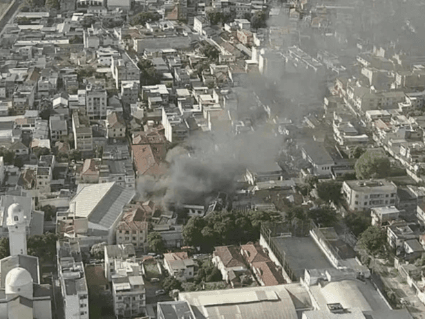 Incêndio em Fábrica de Fantasias: 17 Resgatados!