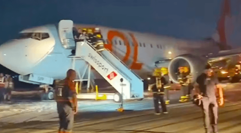 Avião colide com carro em pista do Aeroporto do Galeão, no Rio