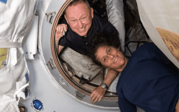 Astronautas Presos no Espaço: Retorno Atrasado!