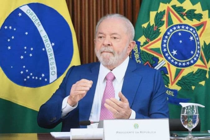 Governo gasta R$ 40 mil em enxoval para o avião presidencial