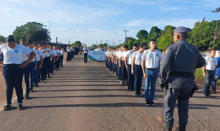 Descubra: SP expande escolas cívico-militares!