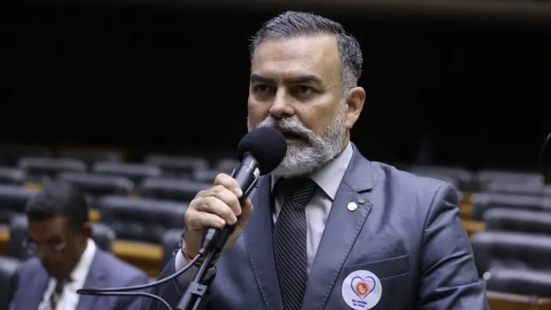 Projeto prevê concessão de medidas protetivas para médicos que sofrem ameaças