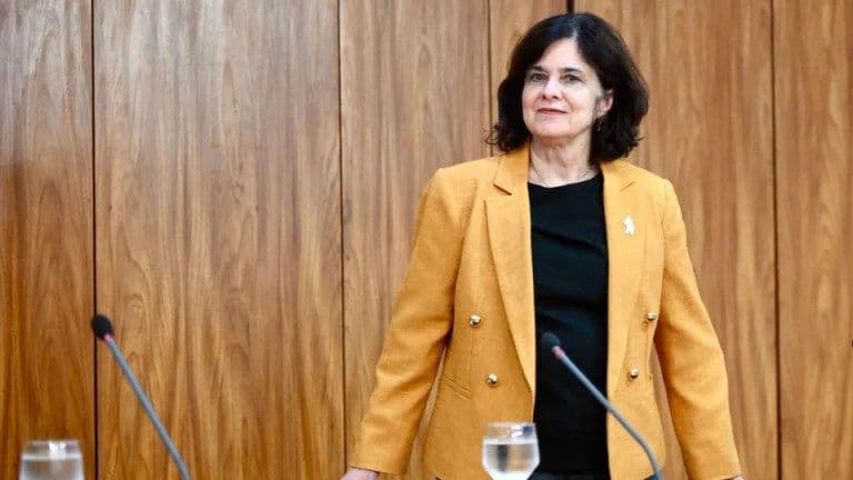 Surpreendente: Lula mexe no ministério e troca Nísia Trindade!