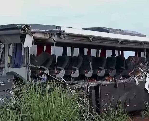 SP: motorista de caminhão envolvido em acidente com ônibus é detido