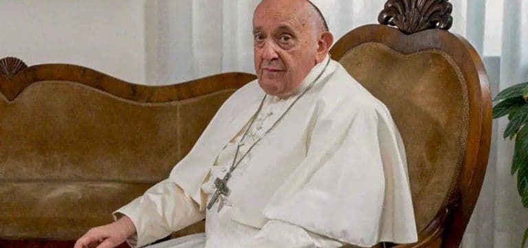 Papa Francisco Luta Contra Pneumonia Aos 88 Anos!