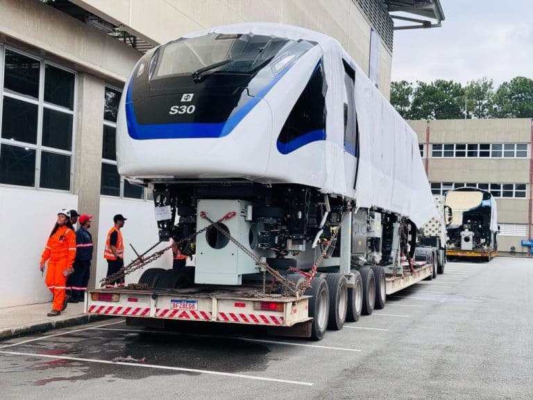 Novos trens comprados pelo Governo de SP para a Linha 15-Prata do Metro? chegam ao Pa?tio Orato?rio