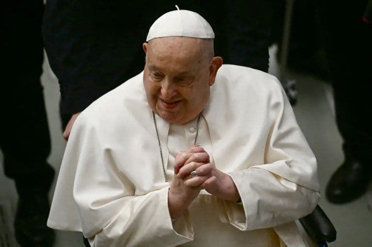 Papa Francisco Apresenta Melhora, Mas Estado Inspira Cuidados!