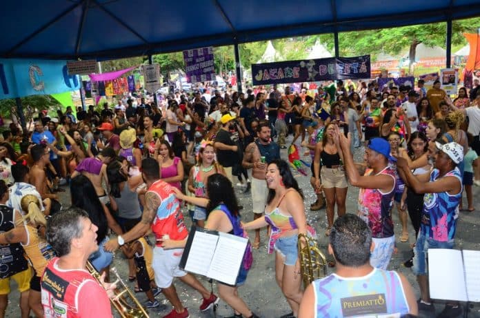 Blocos de rua alegram foliões no Carnaval 2025 em Guarulhos; veja programação