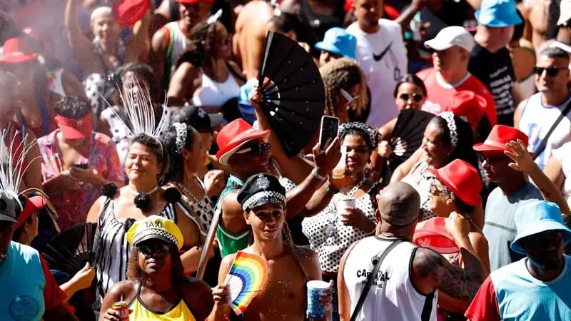 Foram apreendidos mais de 2 mil itens irregulares no carnaval do Rio