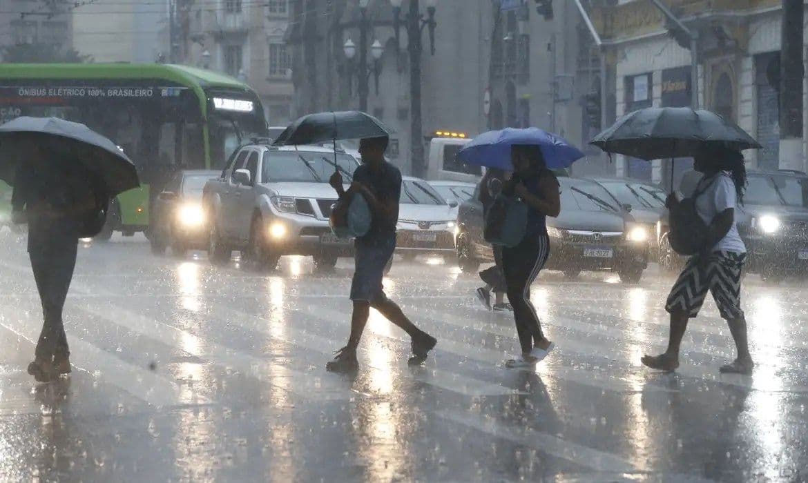 Alerta de Chuvas Fortes em SP: Veja a Previsão!