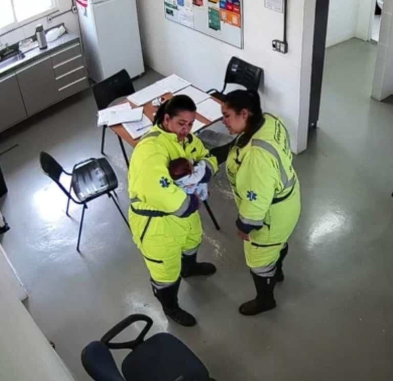 Recém-nascido engasgado é salvo por socorristas em base operacional de rodovia de SP