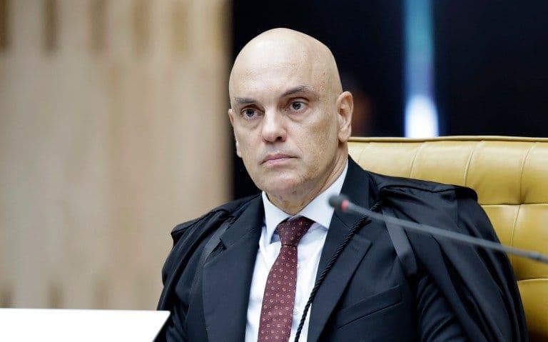 Revolta Conservadora: Mulher Condenada e STF Alvo de Críticas!