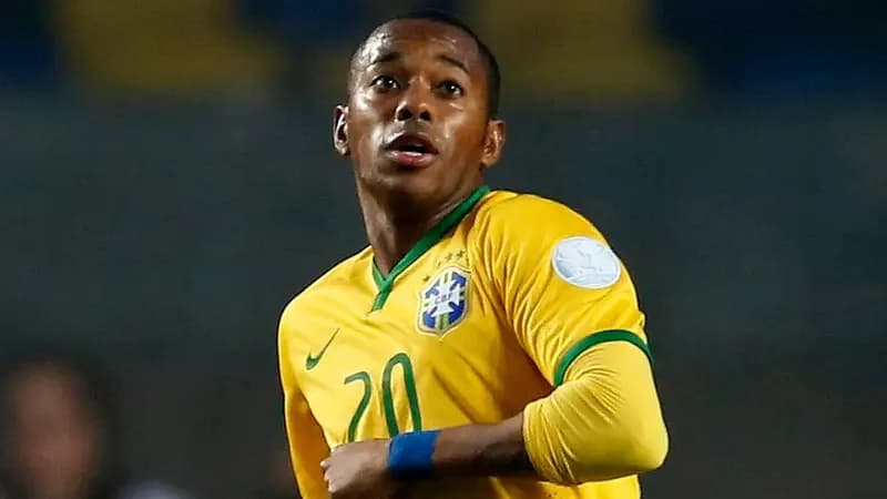 Mendes pede vista e suspende julgamento de Robinho no STF