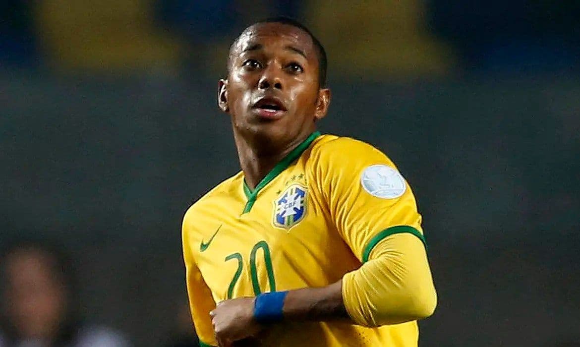 Mendes pede vista e suspende julgamento de Robinho no STF