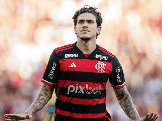 Retorno Triunfal: Pedro de Volta aos Gramados!