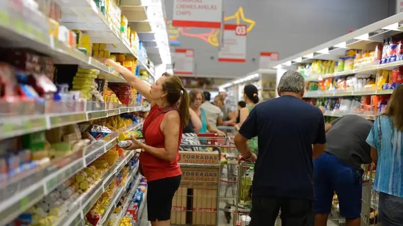 Mercado eleva previsão para expansão da economia em 2025