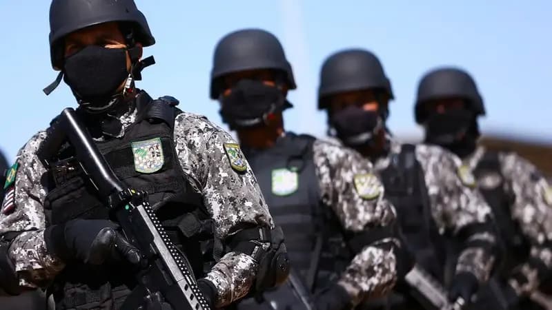 ‘Adolescente sozinho no quarto com o celular na mão não está seguro’, alerta delegada de SP