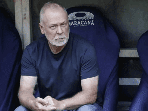 Mano Menezes assume Grêmio: Mudança Estratégica?
