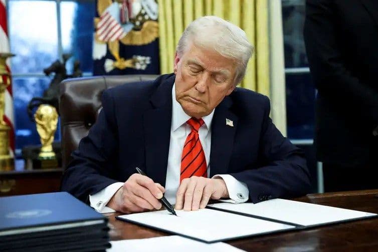 Juristas acusam Trump e Bukele de crimes por prisão de venezuelanos