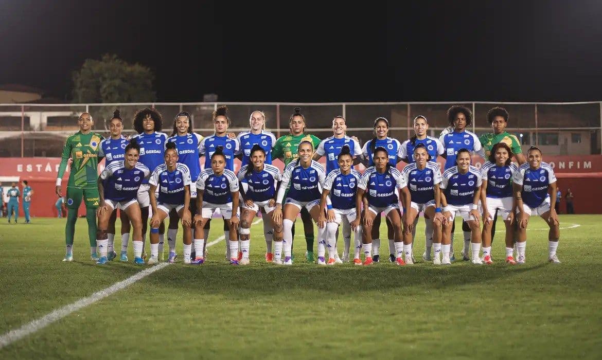 Cruzeiro derrota Real Brasília para liderar o Brasileiro Feminino