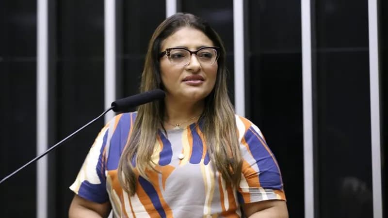 Projeto aumenta pena para crime de estelionato cometido contra maior de 60 anos