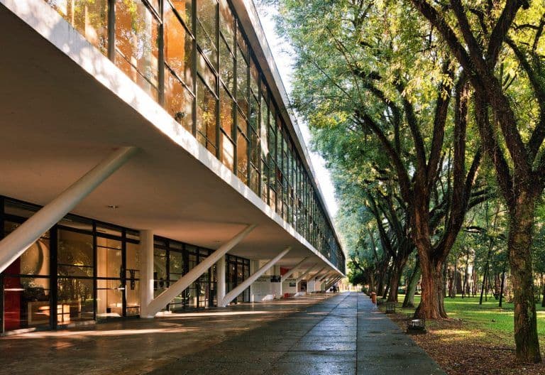 Museu Afro Brasil recebe Tiganá Santana e promove 7ª edição da Feira de Artes Gráficas gratuita