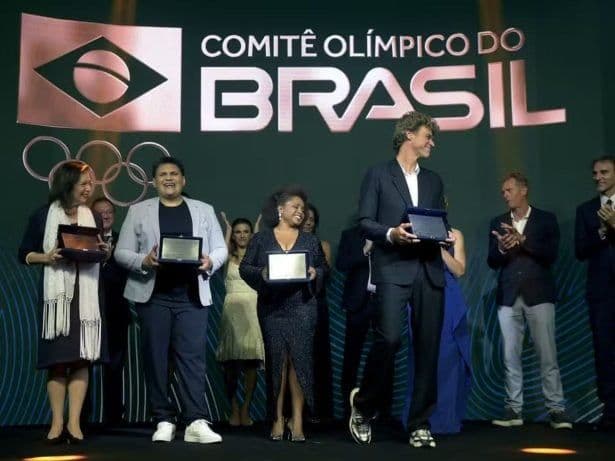 Heróis Imortalizados: Ídolos do Esporte Brasileiro no Hall da Fama!