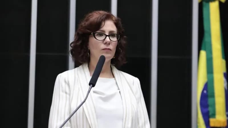 STF condena Carla Zambelli a 10 anos de prisão por invasão hacker ao CNJ