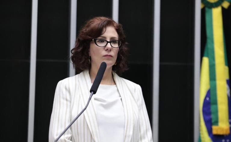 STF condena Carla Zambelli a 10 anos de prisão por invasão hacker ao CNJ