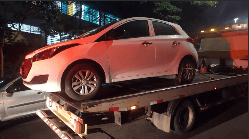 Agentes de Trânsito da Prefeitura recuperam veículo furtado