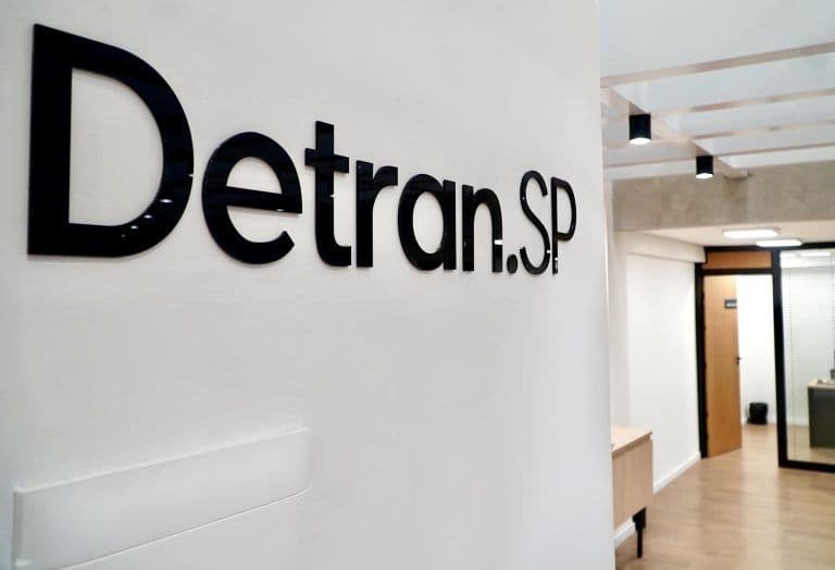 Governo de SP reformula portal e aplicativo do Detran-SP em nova frente da transformação digital do estado