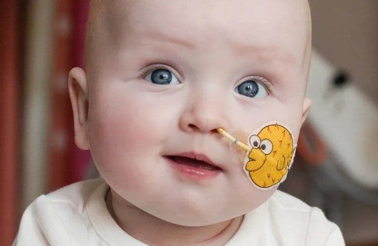 DNA 'Reescrito': Bebê vence doença rara com terapia inovadora!