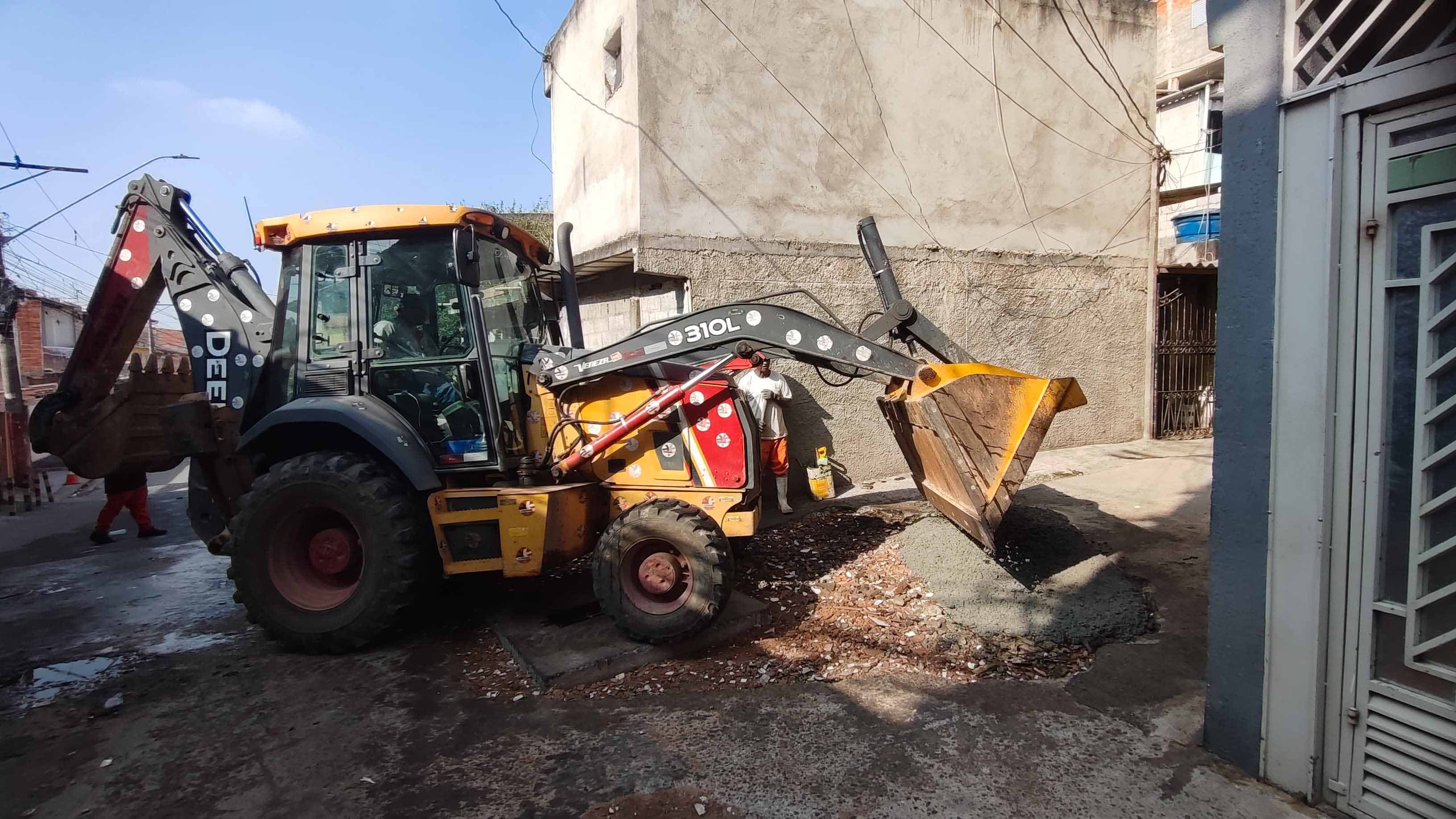 Prefeitura finaliza obra em sistema de drenagem na Vila Any