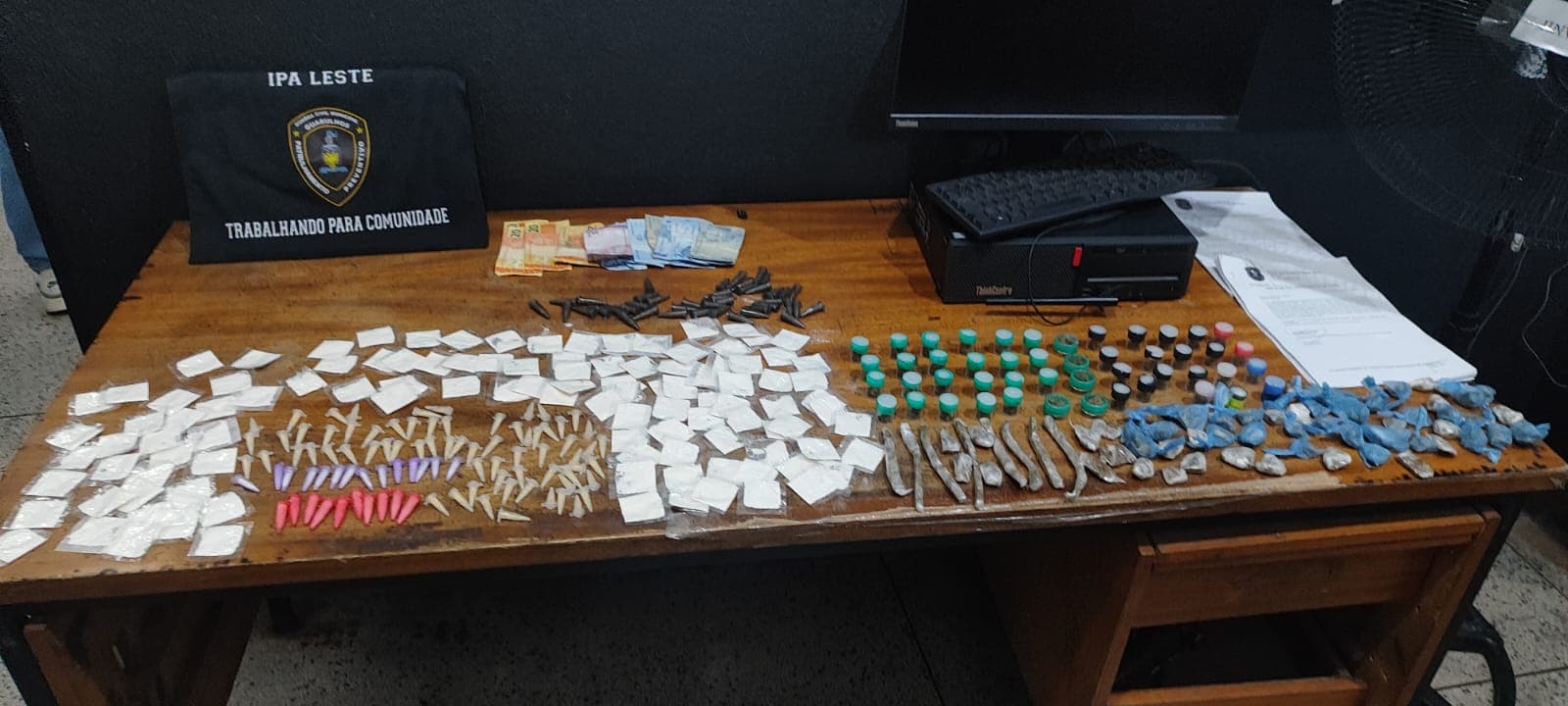 GCM de Guarulhos prende traficante com mais de 350 porções de drogas no Jardim Monte Alegre