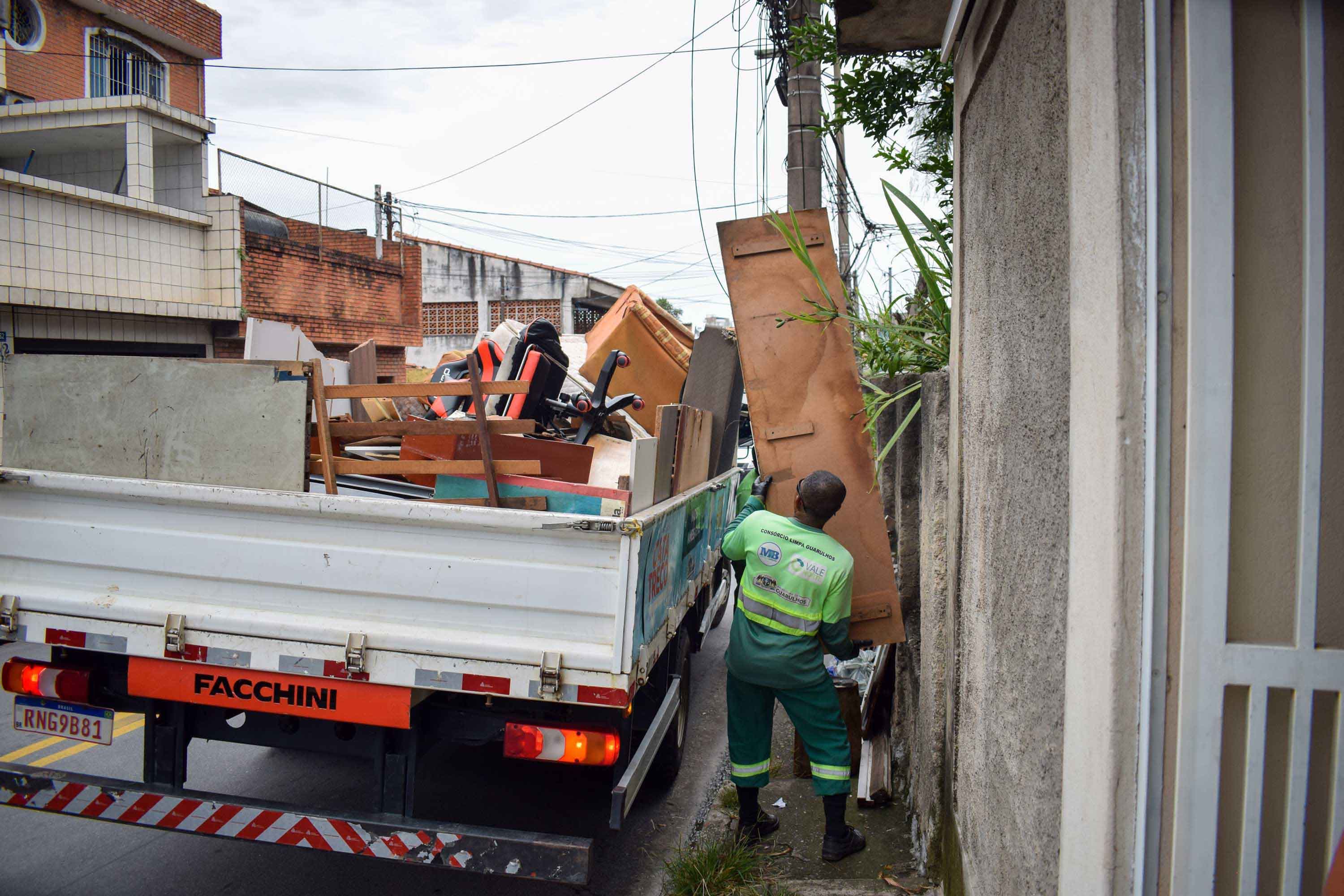 Operação Cata-Tralha atende Parque Mikail e mais cinco bairros neste final de semana