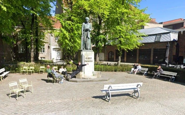 Turistas 'roubam' paralelepípedos na Bélgica: Entenda!
