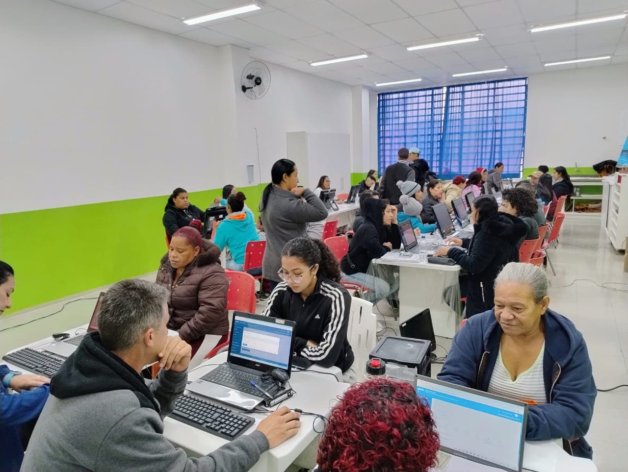 Mutirão de Benefícios no CEU Ponte Alta atende mais de 100 famílias em Guarulhos